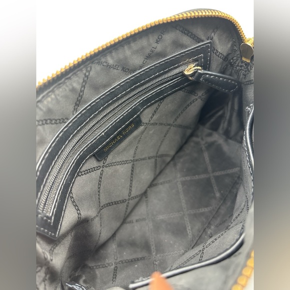 MICHAEL MK Michael Kors Jet Set Large Stud Dome Crossbody Bag - Picture 9 of 11